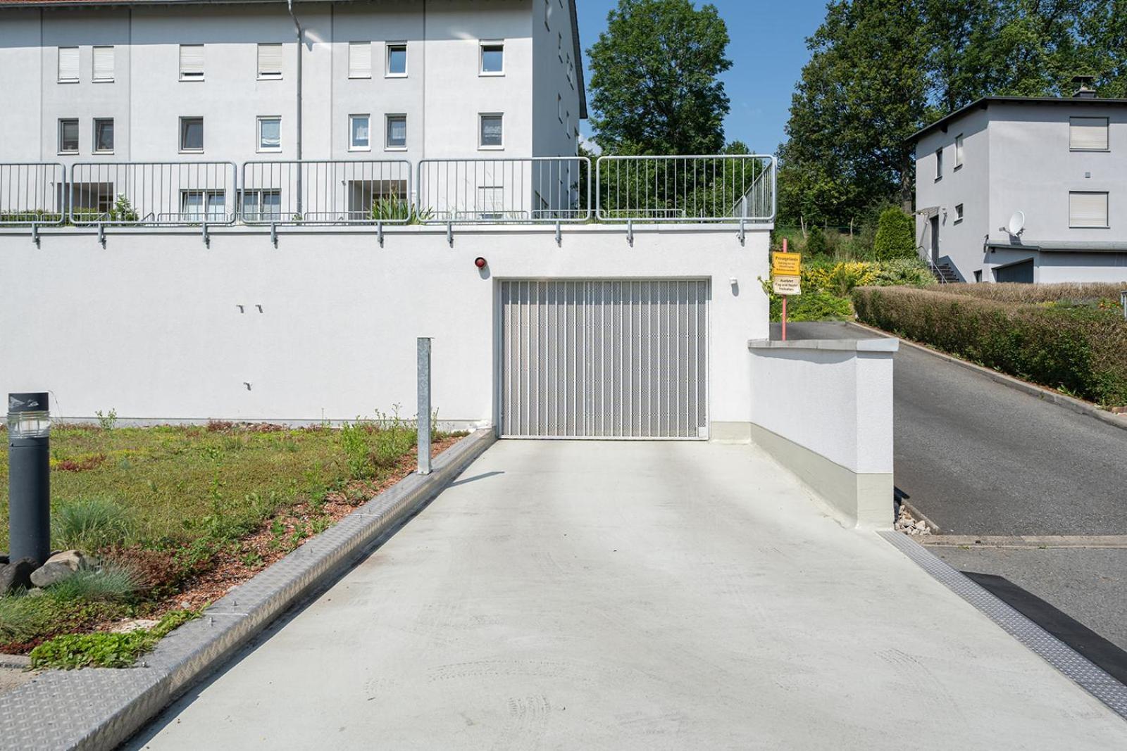 Benville Pirna - Modern - Familie - Terrasse ภายนอก รูปภาพ